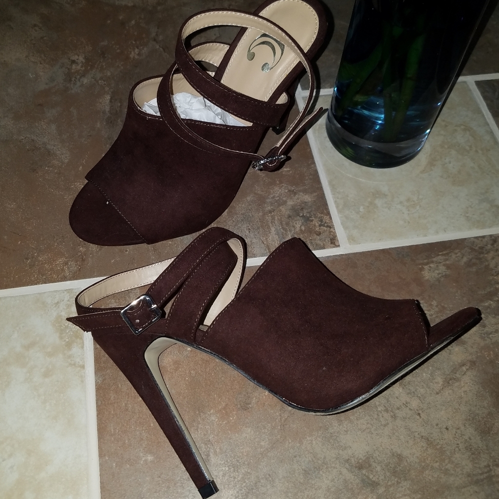 Charming Charlie Brown Heels w/ankle strap